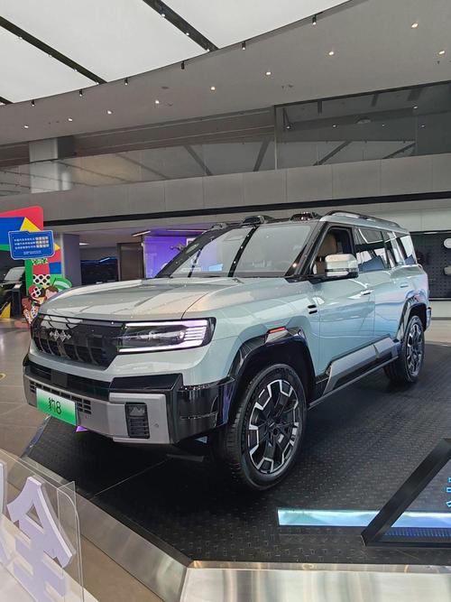 深圳242比亚迪方程豹硬派越野的爆款，英菲尼迪35周年与你共成长